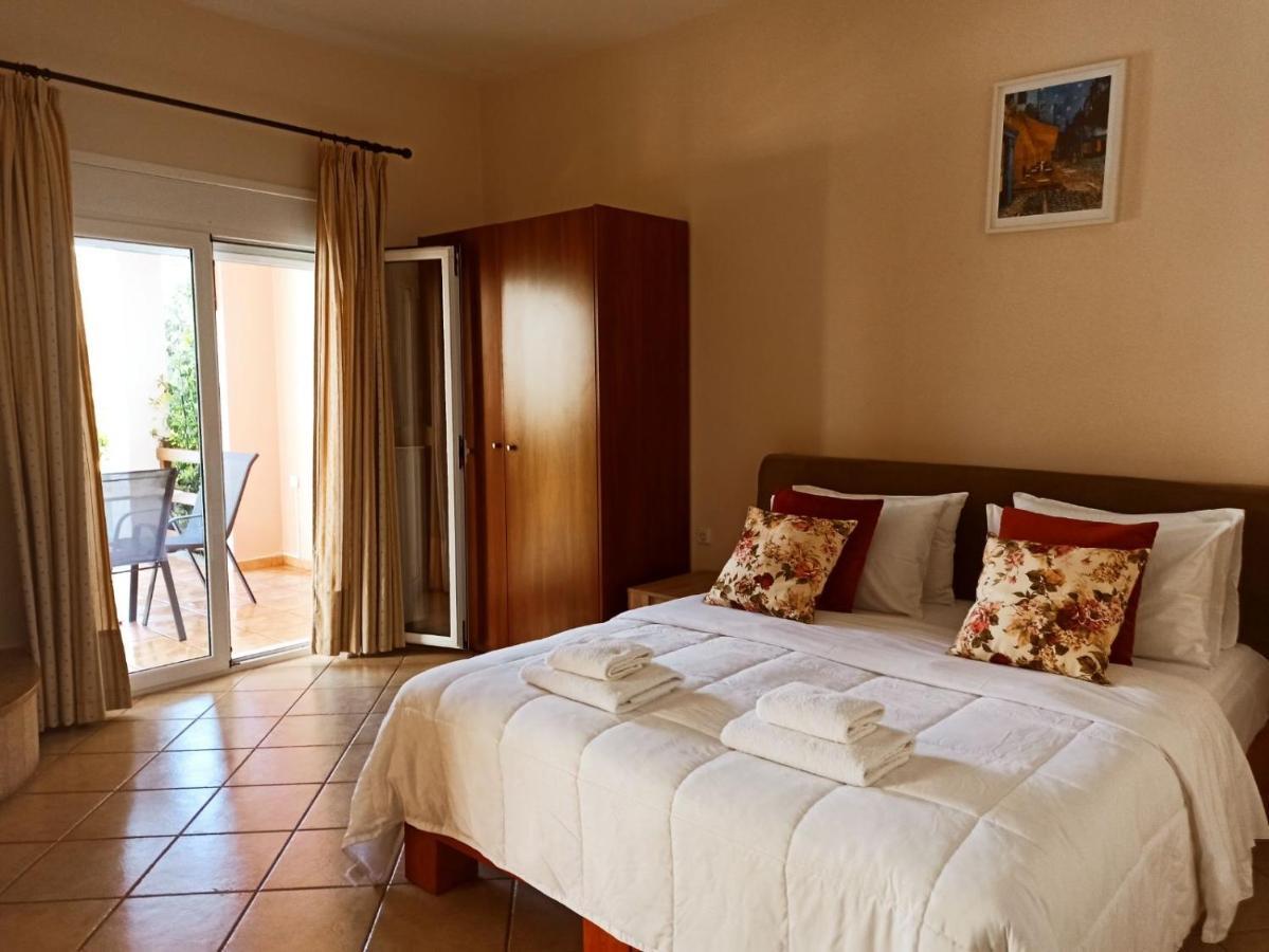 Corinthian Village Vrahati Esterno foto